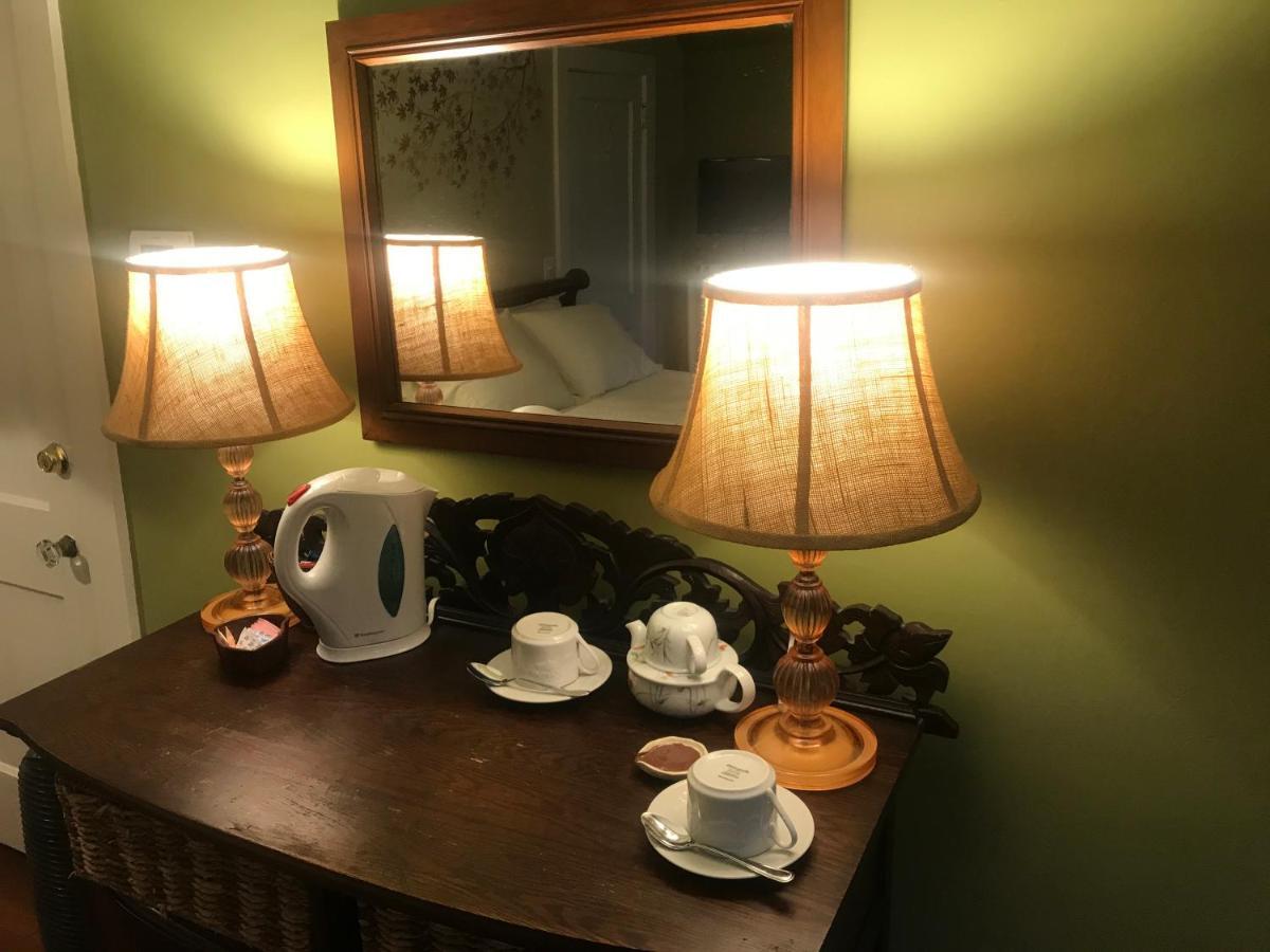 Howarth House Bed And Breakfast Fitchburg Exteriér fotografie