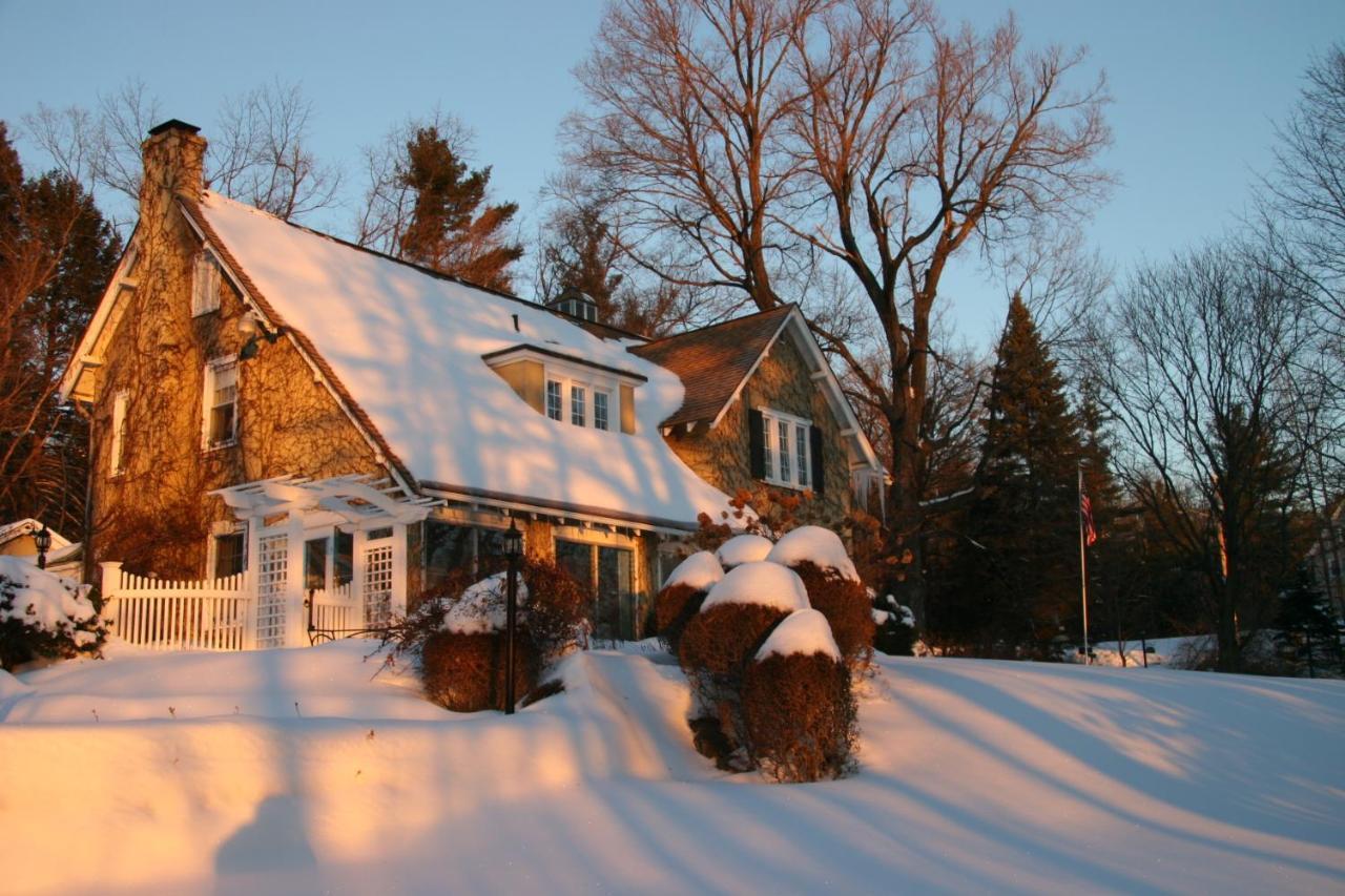 Howarth House Bed And Breakfast Fitchburg Exteriér fotografie