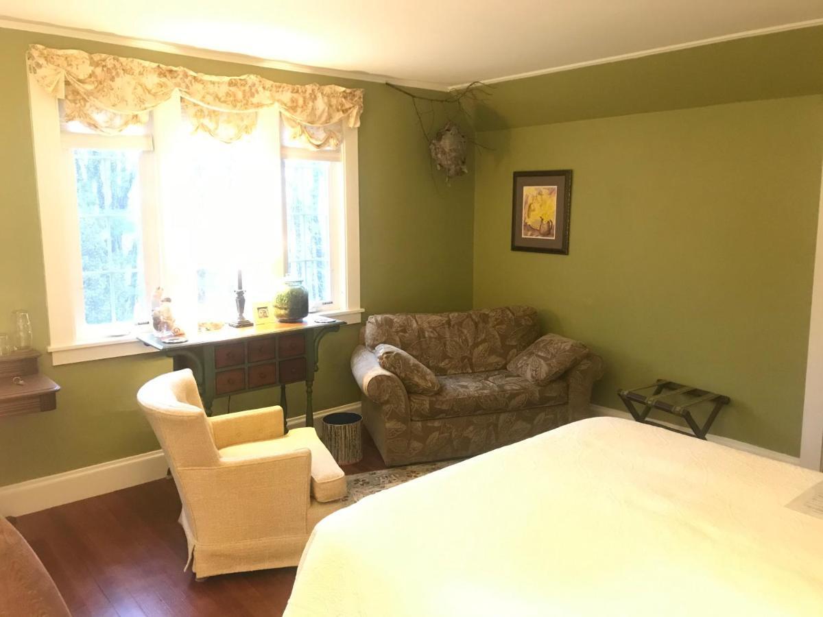 Howarth House Bed And Breakfast Fitchburg Exteriér fotografie