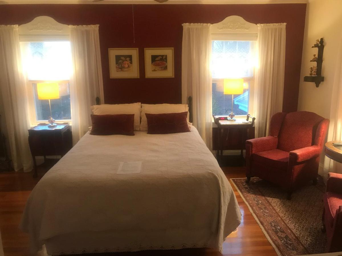 Howarth House Bed And Breakfast Fitchburg Exteriér fotografie